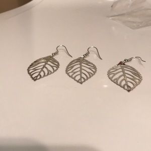 ⚡️FINAL PRICE⚡️ Leaf Shaped Earrings